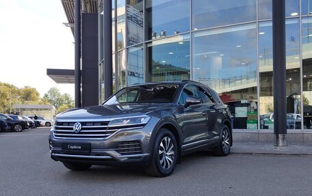 Volkswagen Touareg III, 2019 год, 4 580 000 рублей, 1 фотография