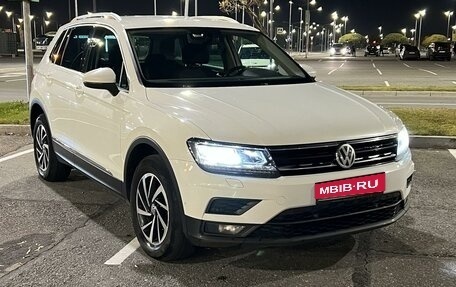 Volkswagen Tiguan II, 2018 год, 2 600 000 рублей, 1 фотография