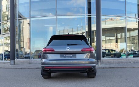 Volkswagen Touareg III, 2019 год, 4 580 000 рублей, 4 фотография