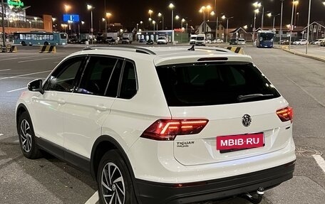 Volkswagen Tiguan II, 2018 год, 2 600 000 рублей, 4 фотография