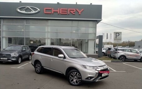 Mitsubishi Outlander III рестайлинг 3, 2019 год, 2 367 000 рублей, 11 фотография