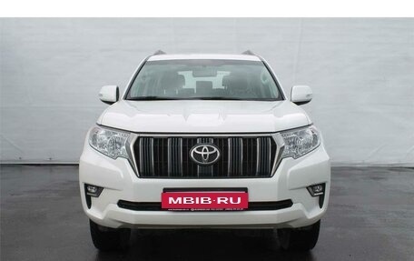 Toyota Land Cruiser Prado 150 рестайлинг 2, 2020 год, 6 150 000 рублей, 2 фотография