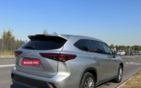 Toyota Highlander, 2023 год, 7 750 000 рублей, 8 фотография