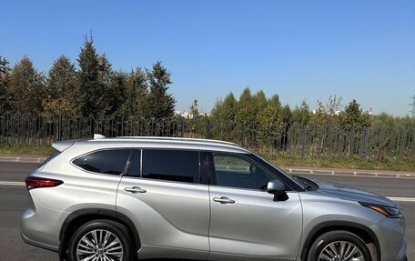 Toyota Highlander, 2023 год, 7 750 000 рублей, 16 фотография