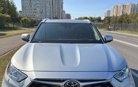 Toyota Highlander, 2023 год, 7 750 000 рублей, 21 фотография