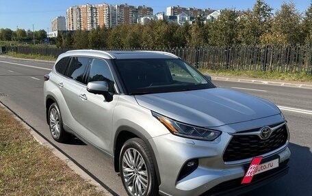 Toyota Highlander, 2023 год, 7 750 000 рублей, 19 фотография