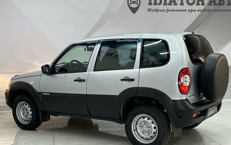 Chevrolet Niva I рестайлинг, 2018 год, 948 000 рублей, 7 фотография