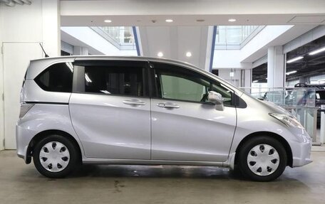 Honda Freed I, 2013 год, 780 000 рублей, 5 фотография