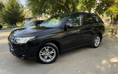 Mitsubishi Outlander III рестайлинг 3, 2012 год, 1 820 000 рублей, 12 фотография