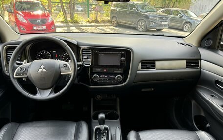 Mitsubishi Outlander III рестайлинг 3, 2012 год, 1 820 000 рублей, 19 фотография