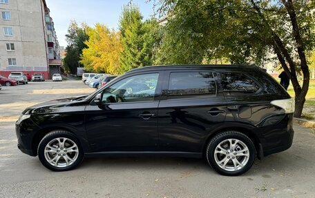 Mitsubishi Outlander III рестайлинг 3, 2012 год, 1 820 000 рублей, 13 фотография