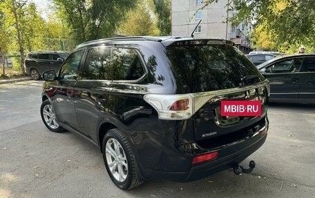 Mitsubishi Outlander III рестайлинг 3, 2012 год, 1 820 000 рублей, 14 фотография