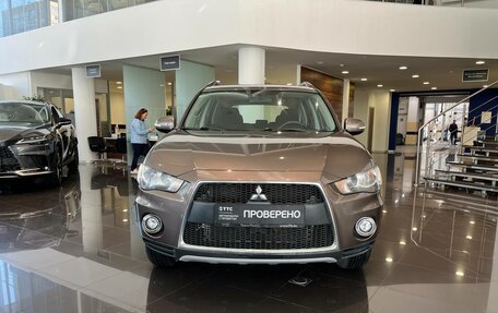 Mitsubishi Outlander III рестайлинг 3, 2011 год, 1 545 000 рублей, 2 фотография