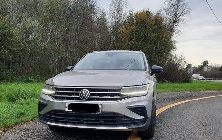 Volkswagen Tiguan II, 2021 год, 4 150 000 рублей, 5 фотография