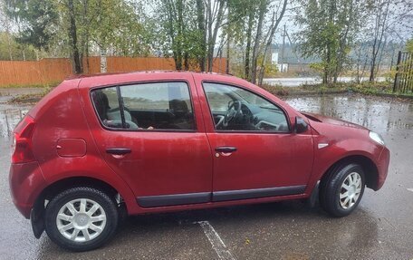 Renault Sandero I, 2013 год, 550 000 рублей, 2 фотография