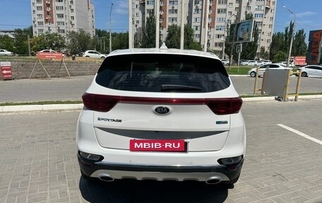 KIA Sportage IV рестайлинг, 2020 год, 3 300 000 рублей, 6 фотография