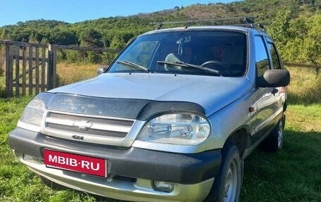 Chevrolet Niva I рестайлинг, 2004 год, 310 000 рублей, 1 фотография