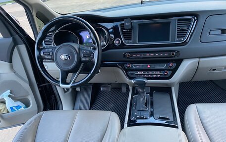 KIA Carnival III, 2017 год, 2 790 000 рублей, 7 фотография