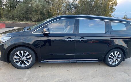 KIA Carnival III, 2017 год, 2 790 000 рублей, 22 фотография