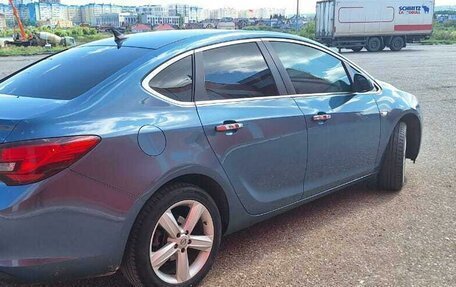 Opel Astra J, 2012 год, 810 000 рублей, 2 фотография