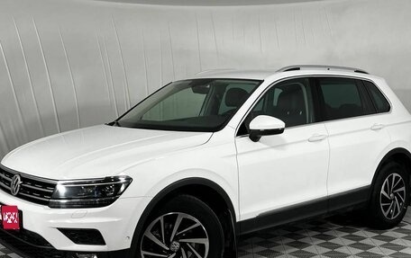 Volkswagen Tiguan II, 2018 год, 2 340 000 рублей, 1 фотография