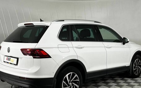 Volkswagen Tiguan II, 2018 год, 2 340 000 рублей, 5 фотография