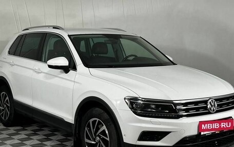 Volkswagen Tiguan II, 2018 год, 2 340 000 рублей, 3 фотография