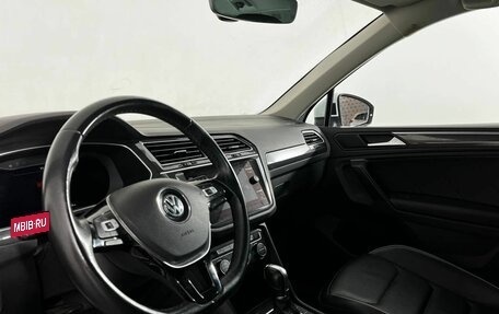 Volkswagen Tiguan II, 2018 год, 2 340 000 рублей, 13 фотография