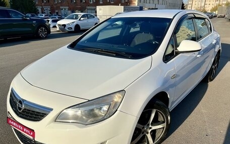 Opel Astra J, 2011 год, 740 000 рублей, 3 фотография