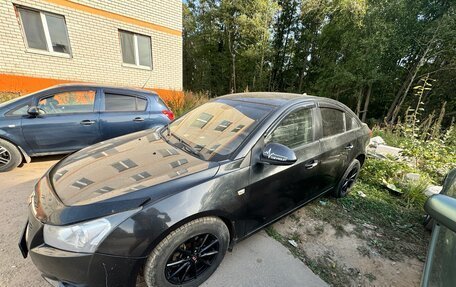 Chevrolet Cruze II, 2010 год, 670 000 рублей, 4 фотография