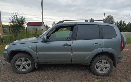 Chevrolet Niva I рестайлинг, 2015 год, 870 000 рублей, 4 фотография