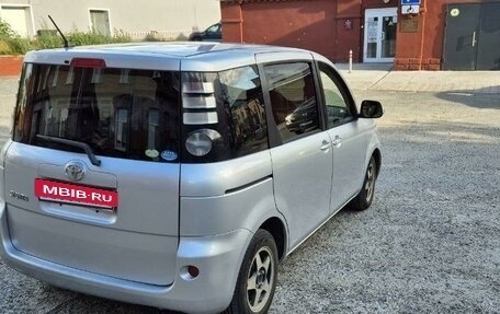 Toyota Sienta I, 2007 год, 715 000 рублей, 3 фотография