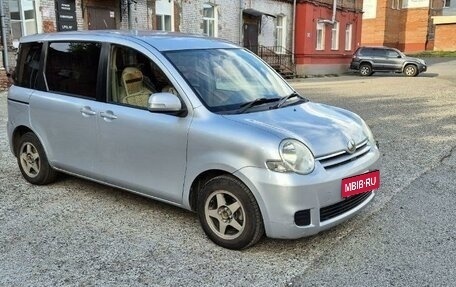 Toyota Sienta I, 2007 год, 715 000 рублей, 10 фотография