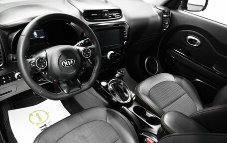 KIA Soul II рестайлинг, 2017 год, 1 895 000 рублей, 9 фотография