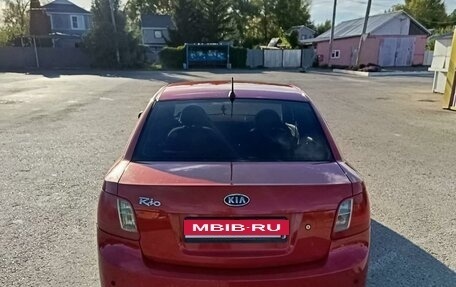 KIA Rio II, 2011 год, 700 000 рублей, 3 фотография