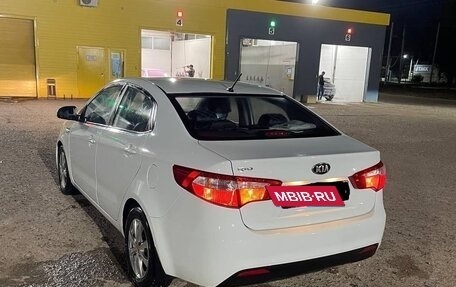 KIA Rio III рестайлинг, 2013 год, 850 000 рублей, 3 фотография