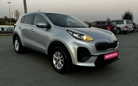 KIA Sportage IV рестайлинг, 2020 год, 2 550 000 рублей, 1 фотография