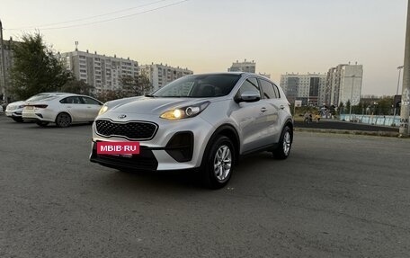 KIA Sportage IV рестайлинг, 2020 год, 2 550 000 рублей, 15 фотография