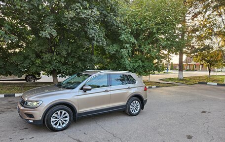 Volkswagen Tiguan II, 2018 год, 3 200 000 рублей, 6 фотография