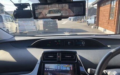 Toyota Prius IV XW50, 2021 год, 1 550 000 рублей, 9 фотография