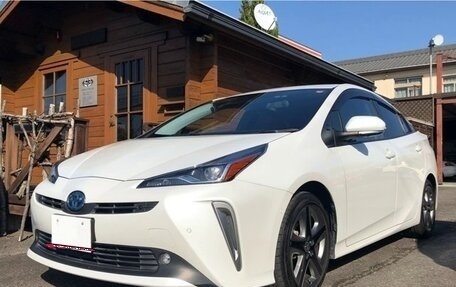 Toyota Prius IV XW50, 2021 год, 1 550 000 рублей, 2 фотография