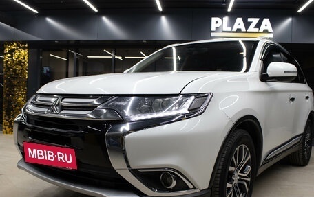 Mitsubishi Outlander III рестайлинг 3, 2017 год, 2 229 000 рублей, 5 фотография