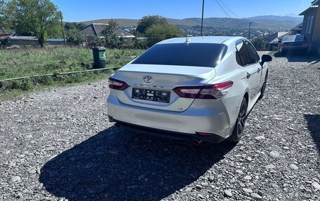 Toyota Camry, 2018 год, 3 000 000 рублей, 2 фотография