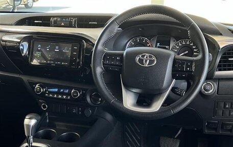 Toyota Hilux VIII, 2021 год, 3 775 000 рублей, 10 фотография