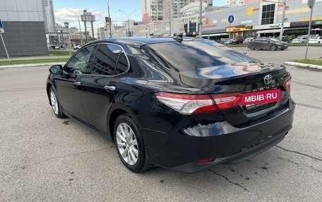 Toyota Camry, 2019 год, 2 800 000 рублей, 5 фотография