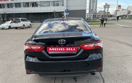 Toyota Camry, 2019 год, 2 800 000 рублей, 4 фотография