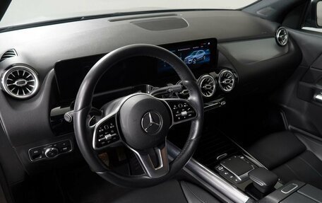 Mercedes-Benz GLA, 2020 год, 4 250 000 рублей, 12 фотография