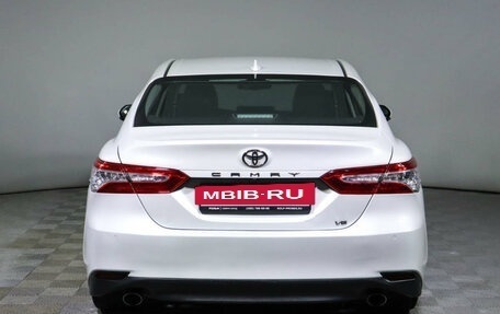 Toyota Camry, 2018 год, 3 250 000 рублей, 6 фотография