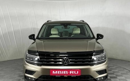 Volkswagen Tiguan II, 2020 год, 2 590 000 рублей, 2 фотография