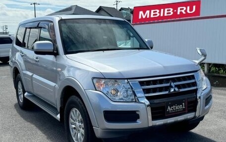 Mitsubishi Pajero IV, 2015 год, 2 790 000 рублей, 3 фотография